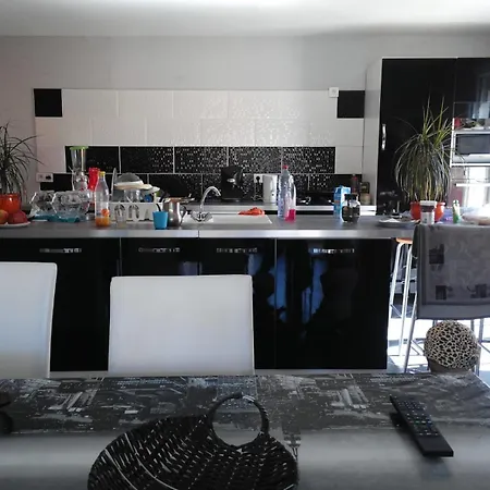 Maison Familiale Nyaraló *